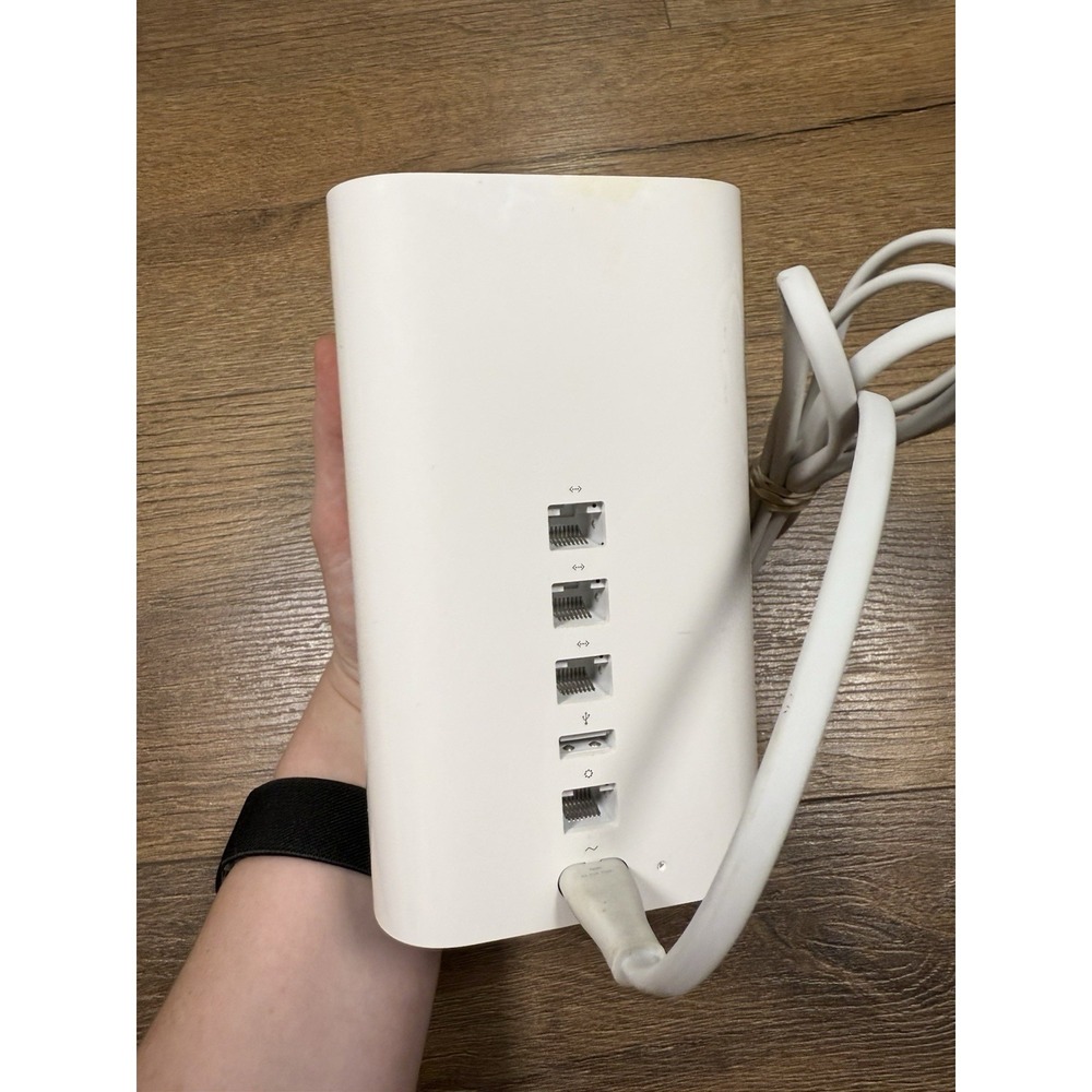 Apple AirPort Extreme A1521 Wi‑Fi Router/Base Station –Dual-Band Wireless 802.11 - Picture 5 of 8